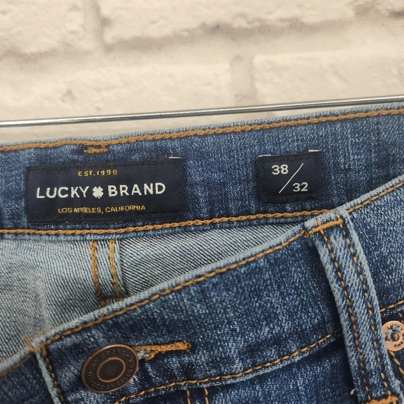 Lucky Brand Men's Medium Wash 221 Straight Denim Jeans Size 38 - Picture 7 of 14